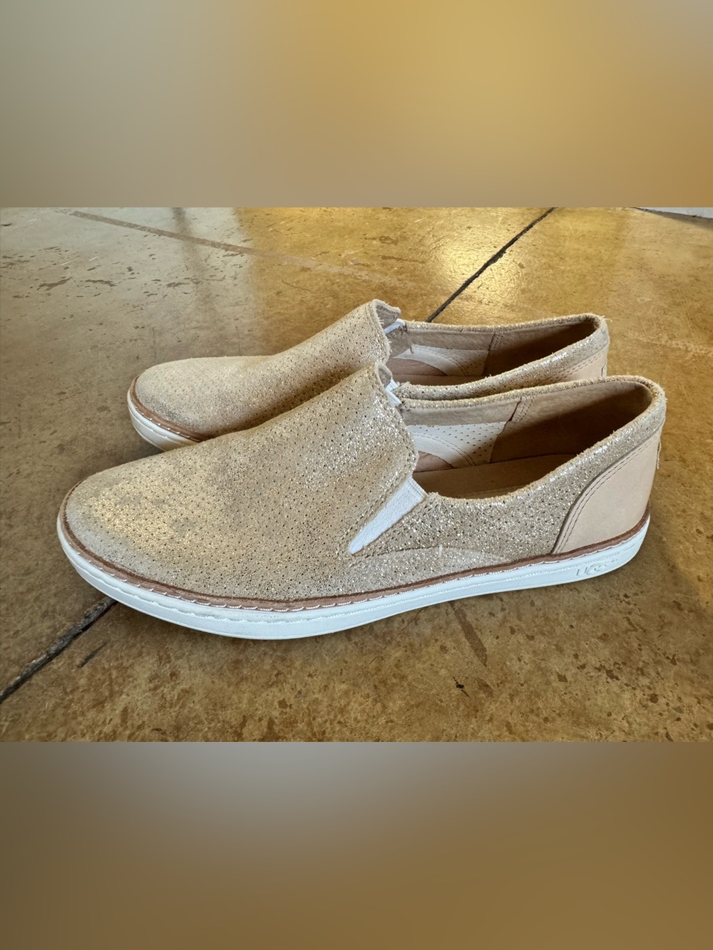 UGG Adley Perf Stardust slip-on sneakers shimmering, perforated gold leather 7
